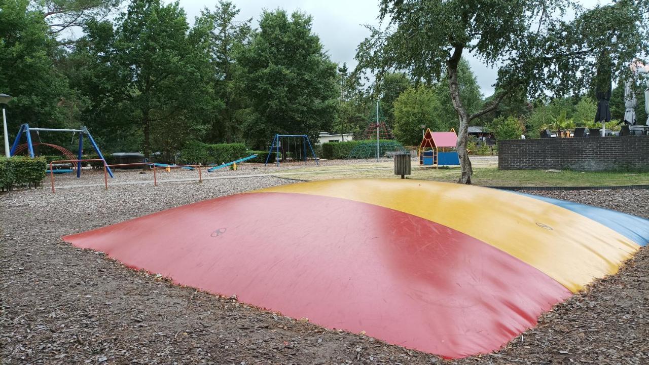Bosbungalow De Eekhoorn Nunspeet Eksteriør billede